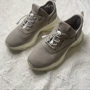 Steve Madden Walking shoe size 9